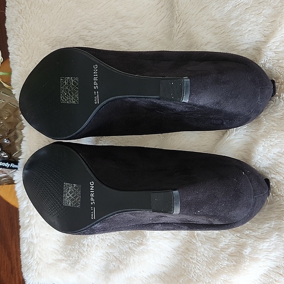 Women's Black Suede Wedge Pumps - Picture 4 of 4